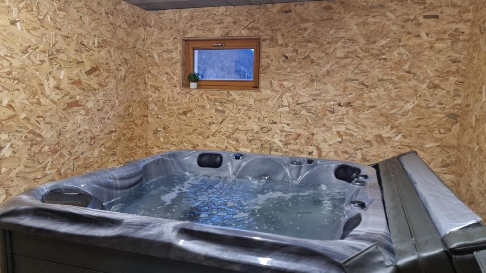 Les Randogodilleurs Avec Jacuzzi A 2Kms Des Pistes Et 350M Du Theatre Du Peuple ! Villa บูสซอง ภายนอก รูปภาพ