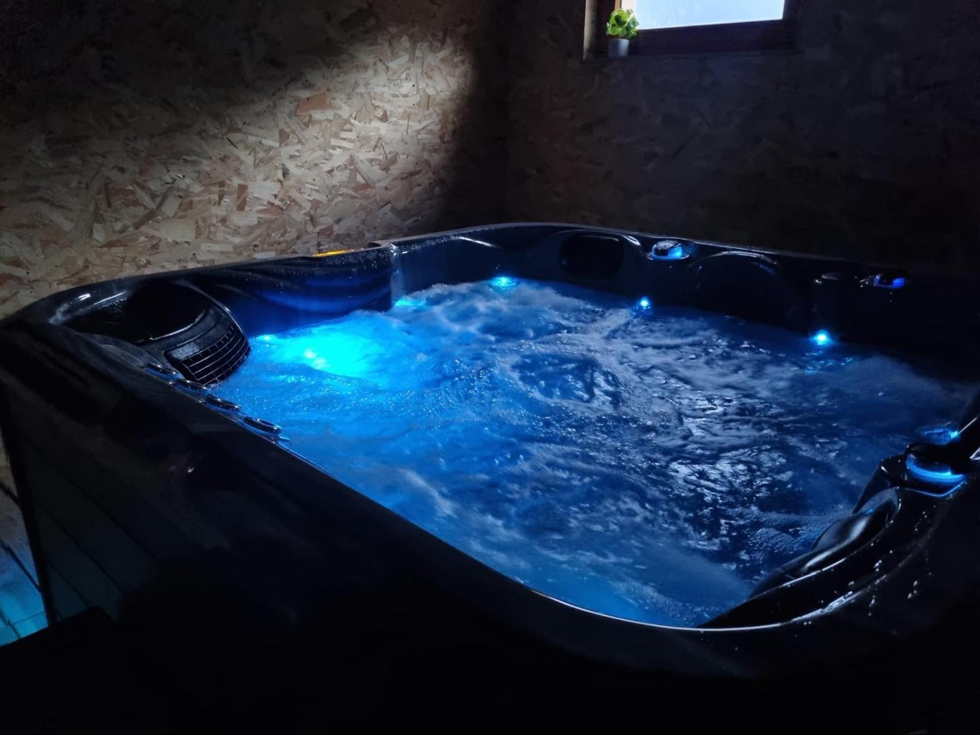 Les Randogodilleurs Avec Jacuzzi A 2Kms Des Pistes Et 350M Du Theatre Du Peuple ! Villa บูสซอง ภายนอก รูปภาพ