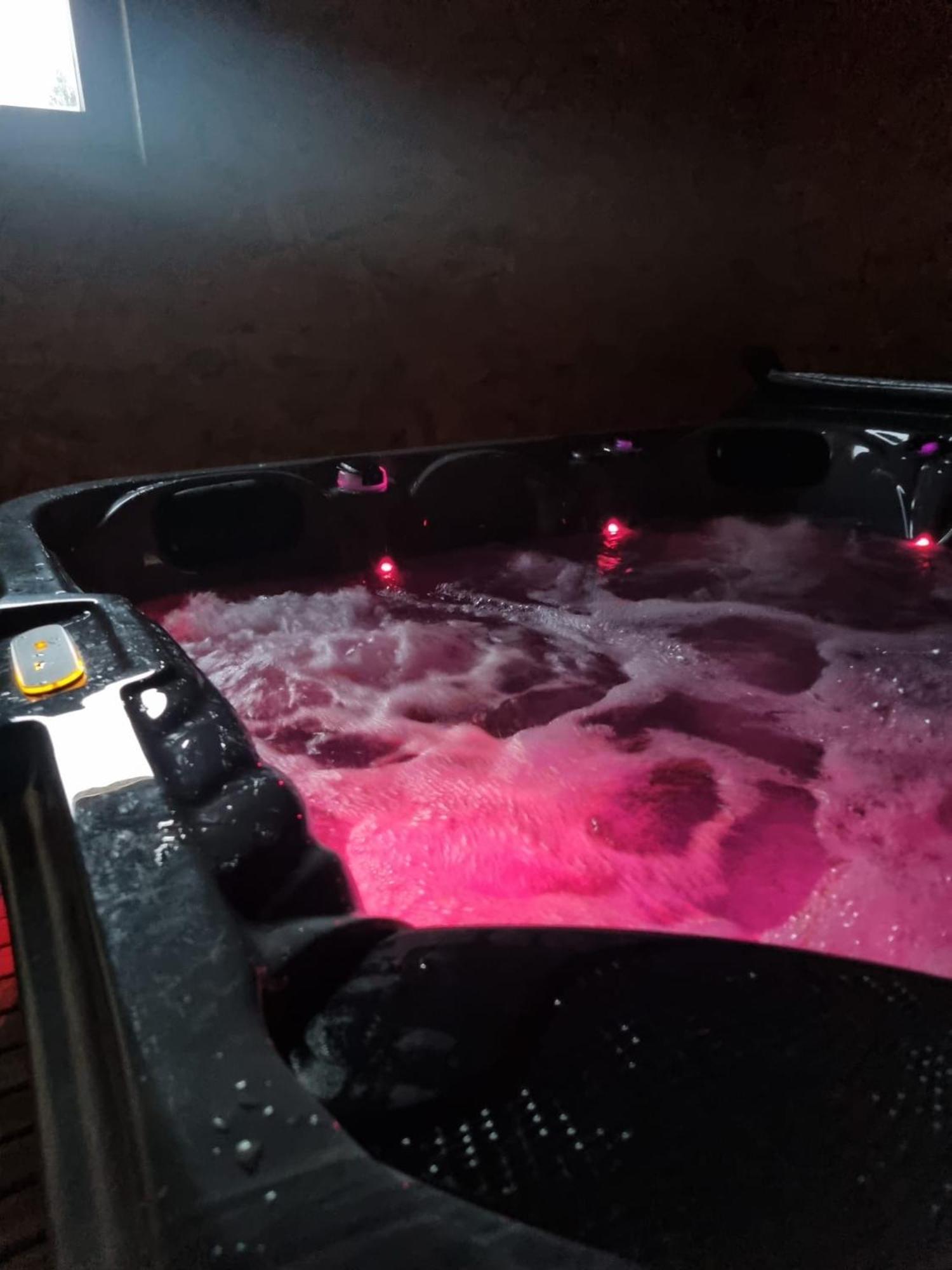 Les Randogodilleurs Avec Jacuzzi A 2Kms Des Pistes Et 350M Du Theatre Du Peuple ! Villa บูสซอง ภายนอก รูปภาพ
