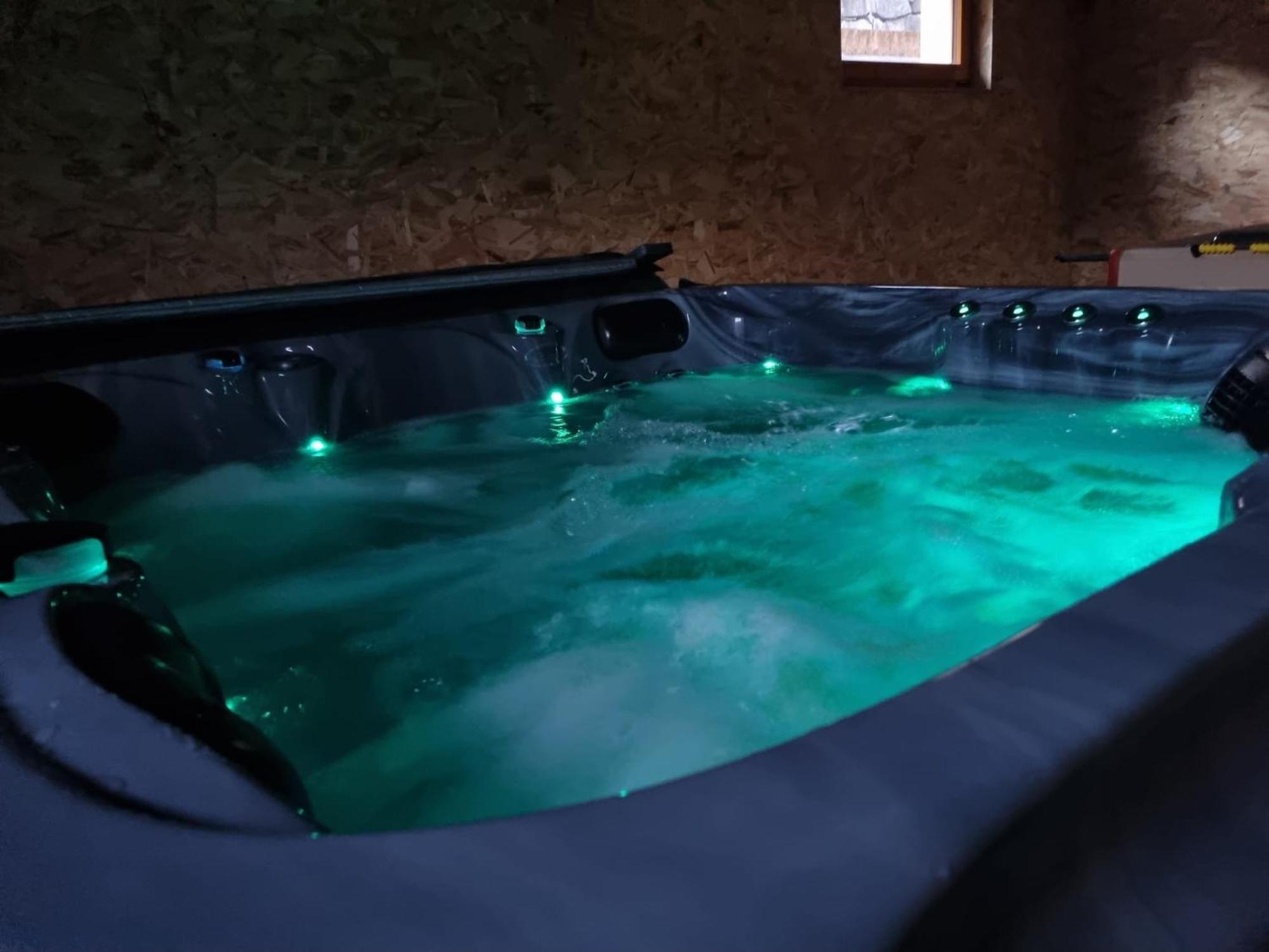 Les Randogodilleurs Avec Jacuzzi A 2Kms Des Pistes Et 350M Du Theatre Du Peuple ! Villa บูสซอง ภายนอก รูปภาพ